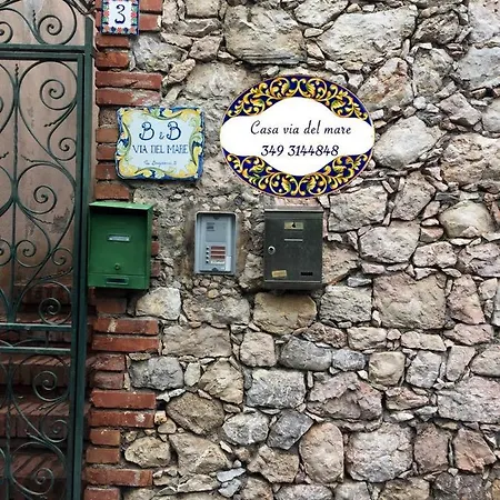 Casa La Via Del Mare Bed & Breakfast 3*