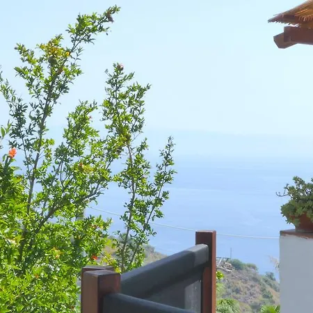 Bed & Breakfast Casa La Via Del Mare 3*