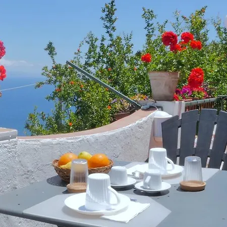 Casa La Via Del Mare Bed & Breakfast